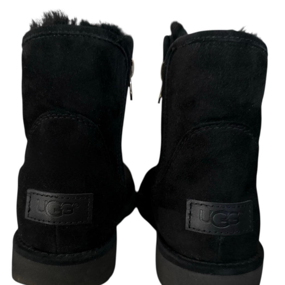 Like new UGG Abree Boots black size 6